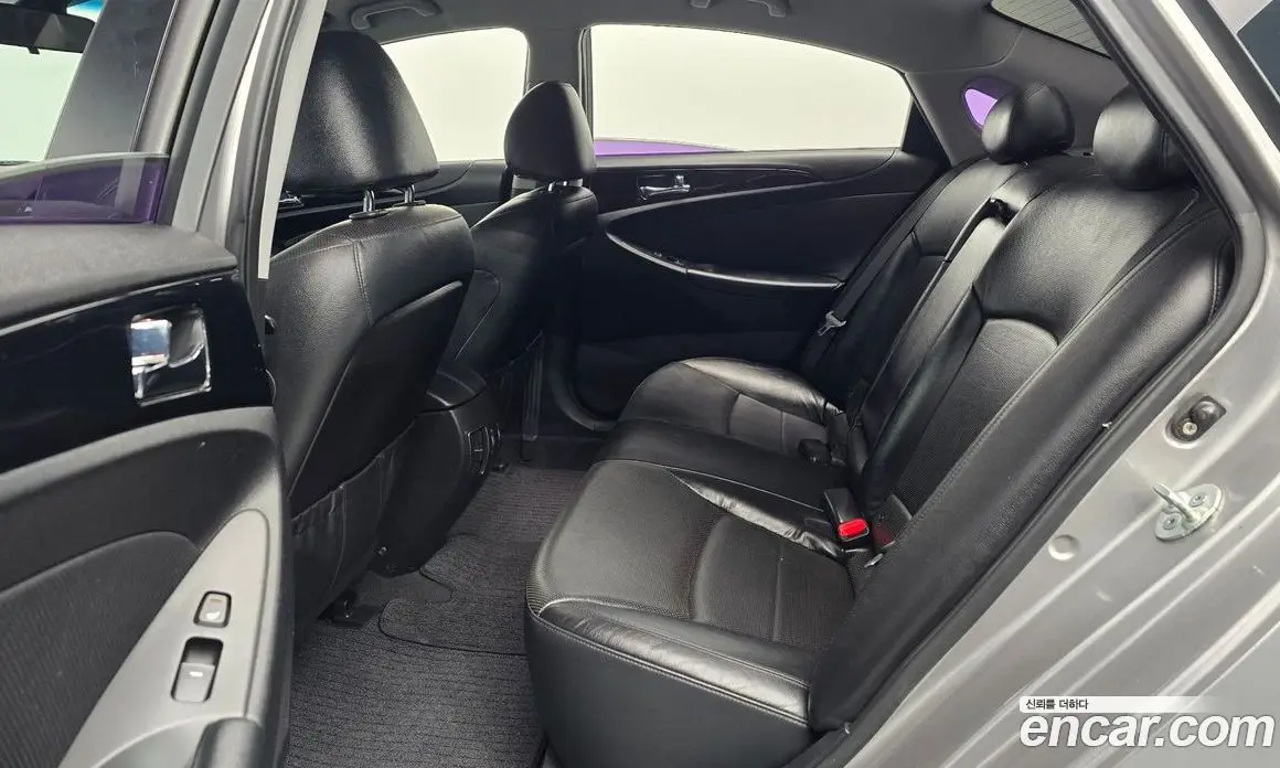 Hyundai Sonata 2010 2.0 автомат (гидро), фото 12