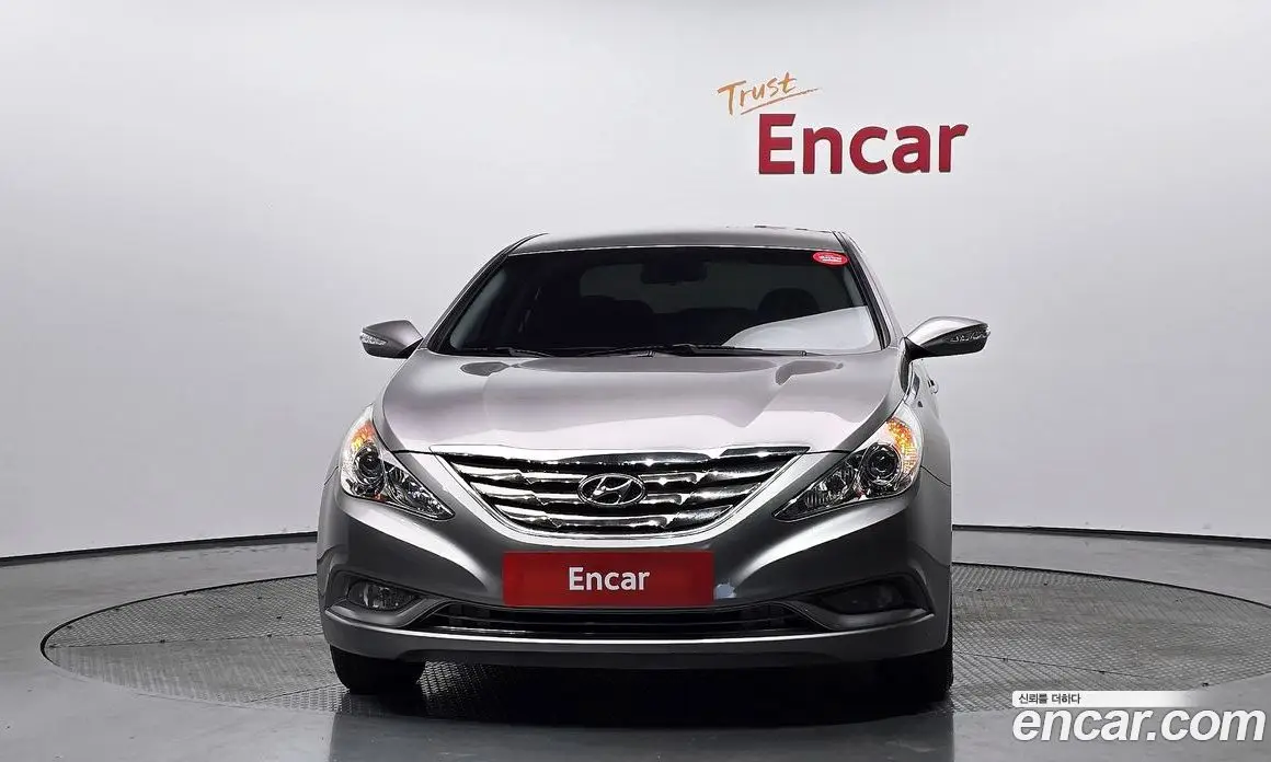 Hyundai Sonata 2010 2.0 автомат (гидро), фото 3