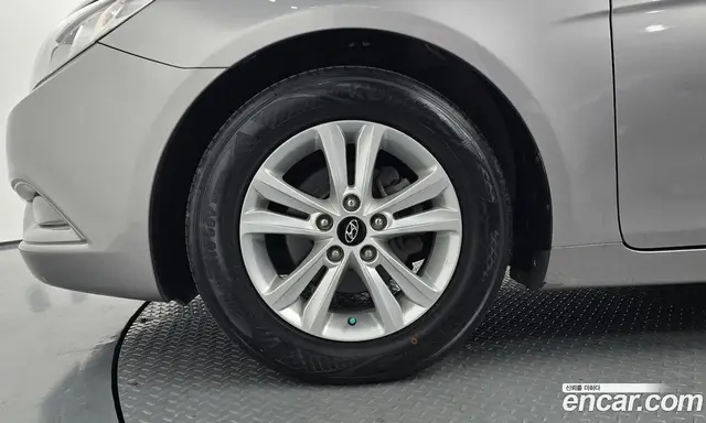 Hyundai Sonata 2010 2.0 автомат (гидро), миниатюра 5