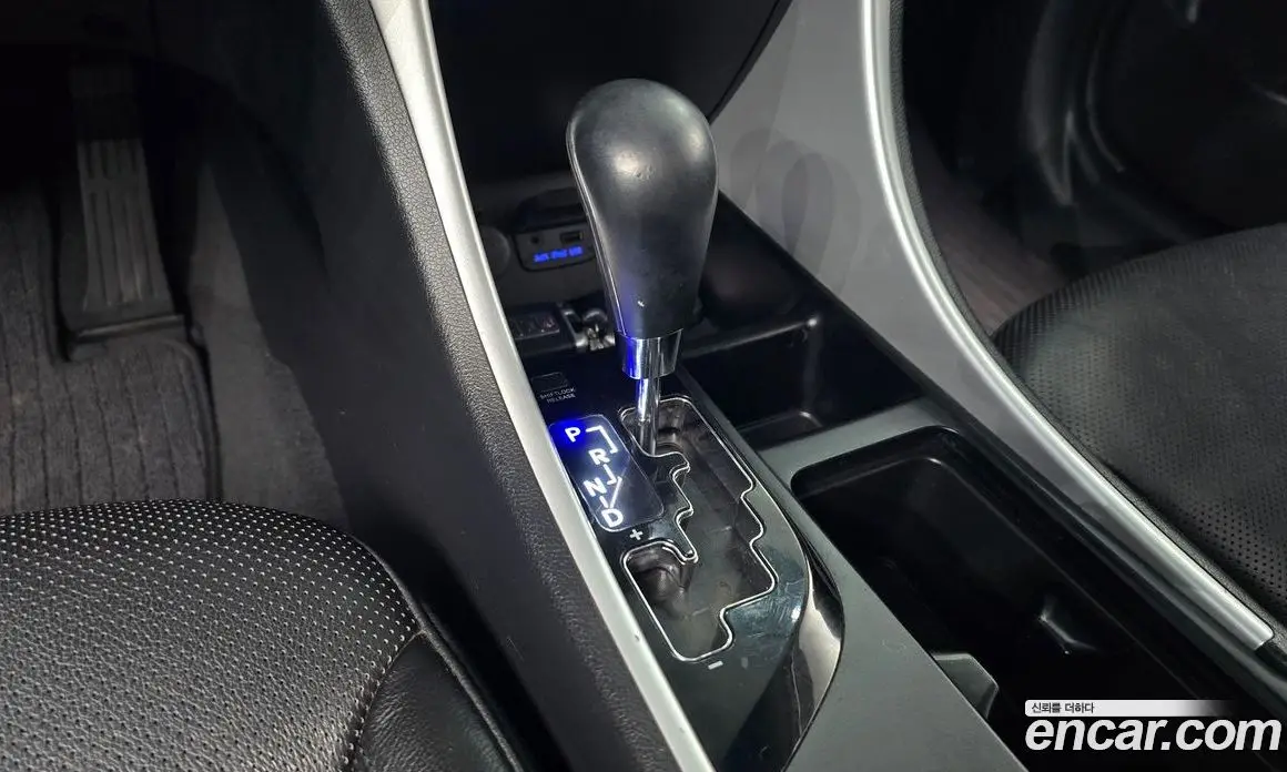Hyundai Sonata 2010 2.0 автомат (гидро), фото 9