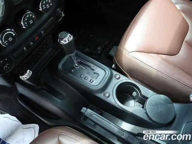 Jeep Wrangler 2017 3.6 автомат (гидро), миниатюра 9