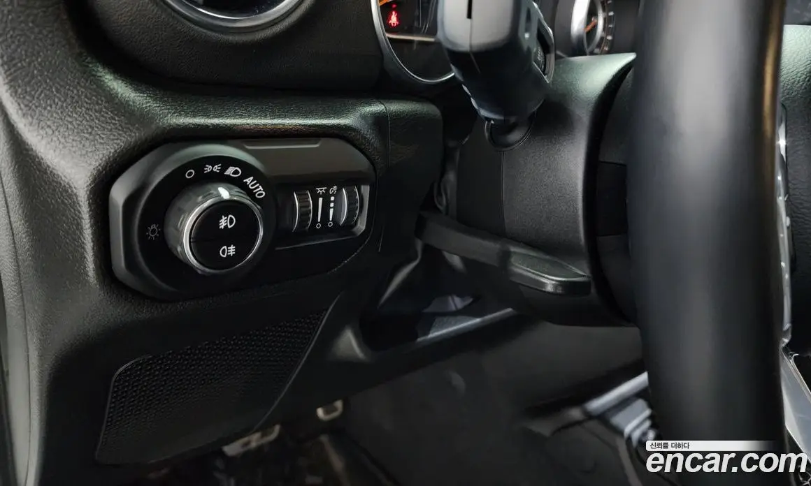 Jeep Wrangler 2023 2.0 автомат (гидро), фото 14 Jeep Wrangler 2023 2.0 автомат (гидро), фото 14