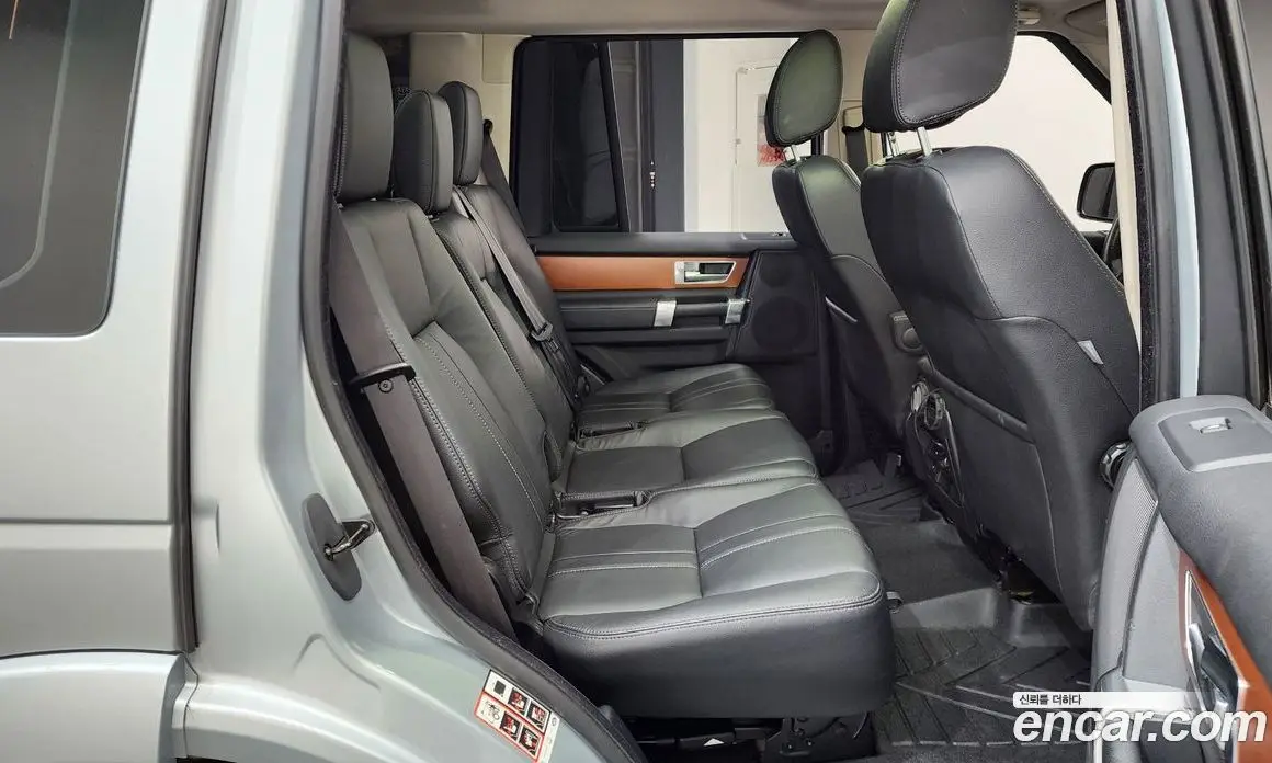 Land Rover Discovery 2011 3.0 автомат (гидро), фото 11