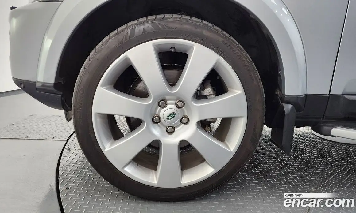 Land Rover Discovery 2011 3.0 автомат (гидро), фото 5