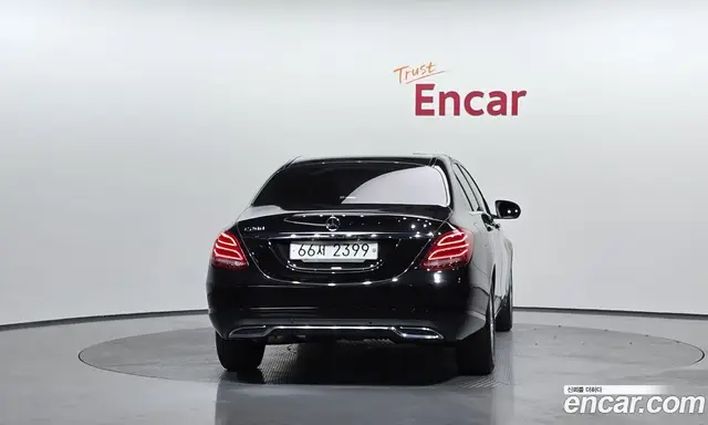 Mercedes-Benz C-Class 2018 2.0 автомат (гидро), миниатюра 4