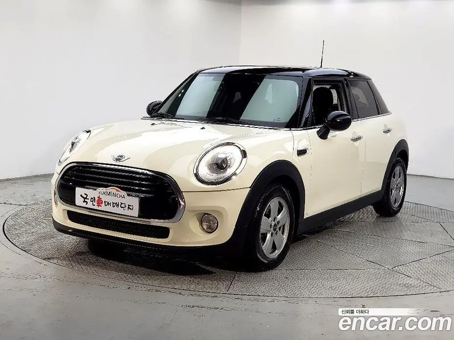 Mini Cooper 2016 1.5 автомат (гидро), фото 1 Mini Cooper 2016 1.5 автомат (гидро), фото 1