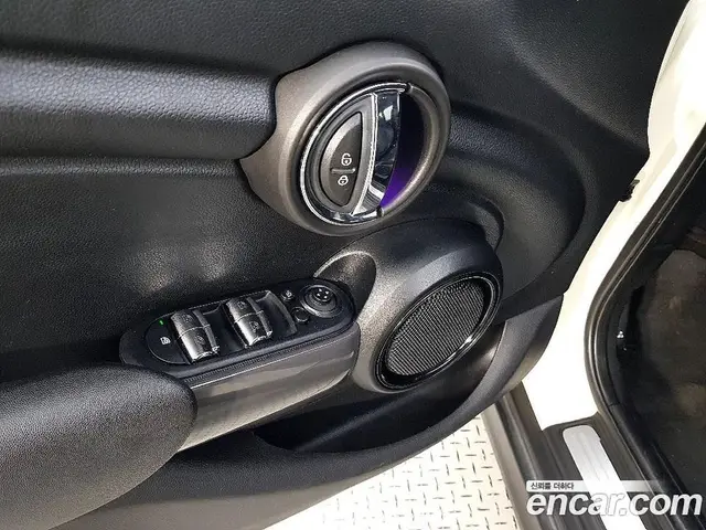 Mini Cooper 2016 1.5 автомат (гидро), миниатюра 11 Mini Cooper 2016 1.5 автомат (гидро), миниатюра 11