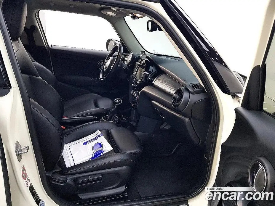 Mini Cooper 2016 1.5 автомат (гидро), фото 15 Mini Cooper 2016 1.5 автомат (гидро), фото 15