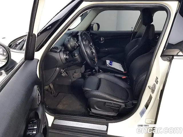 Mini Cooper 2016 1.5 автомат (гидро), миниатюра 8 Mini Cooper 2016 1.5 автомат (гидро), миниатюра 8