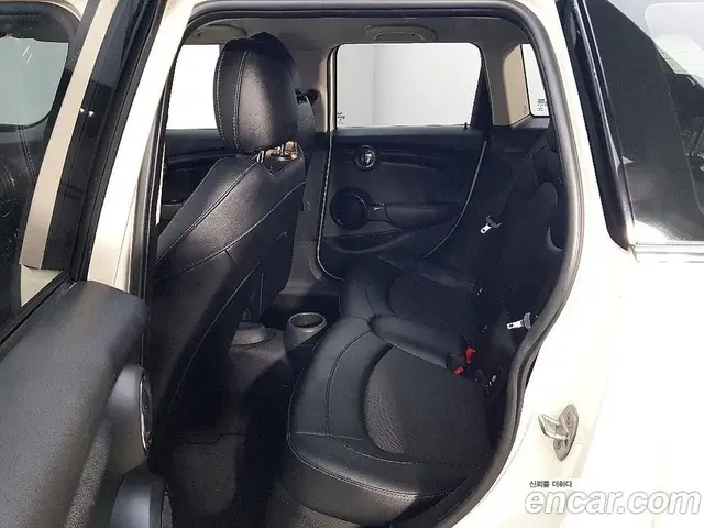 Mini Cooper 2016 1.5 автомат (гидро), миниатюра 9 Mini Cooper 2016 1.5 автомат (гидро), миниатюра 9