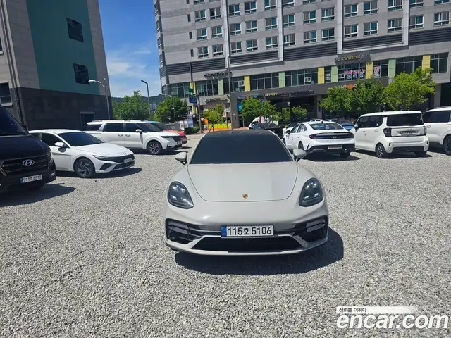 Porsche Panamera, 2022, 11 000 км