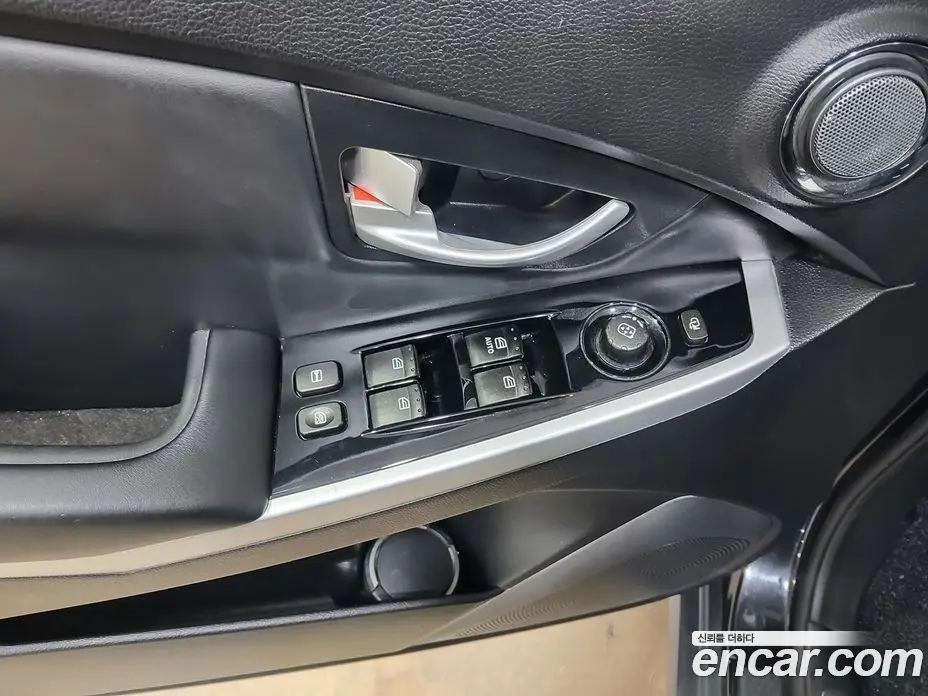 SsangYong Korando 2014 2.0 автомат (гидро), фото 12