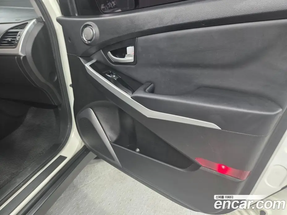 SsangYong Korando 2015 2.0 автомат (гидро), фото 19 SsangYong Korando 2015 2.0 автомат (гидро), фото 19