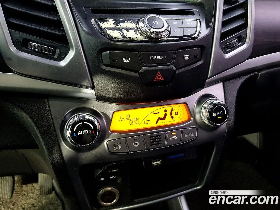 SsangYong Korando 2015 2.0 автомат (гидро), фото 14