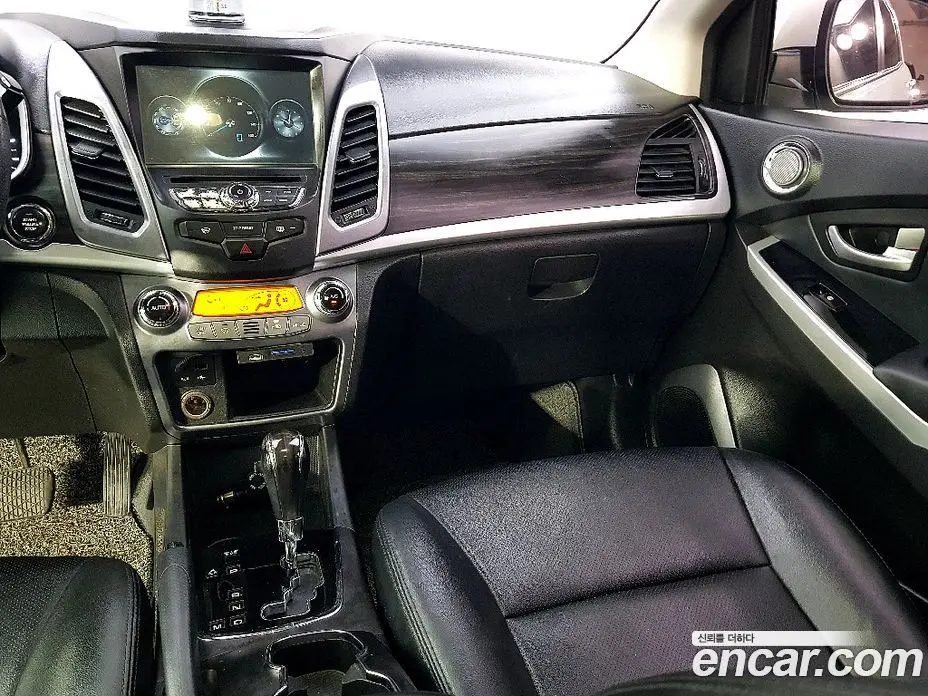 SsangYong Korando 2015 2.0 автомат (гидро), фото 10