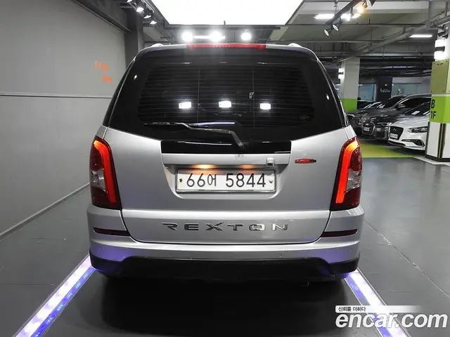 SsangYong Rexton 2016 2.2 автомат (гидро), миниатюра 4 SsangYong Rexton 2016 2.2 автомат (гидро), миниатюра 4