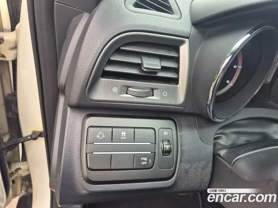 SsangYong TIBOLI 2017 1.6 автомат (гидро), фото 7 SsangYong TIBOLI 2017 1.6 автомат (гидро), фото 7