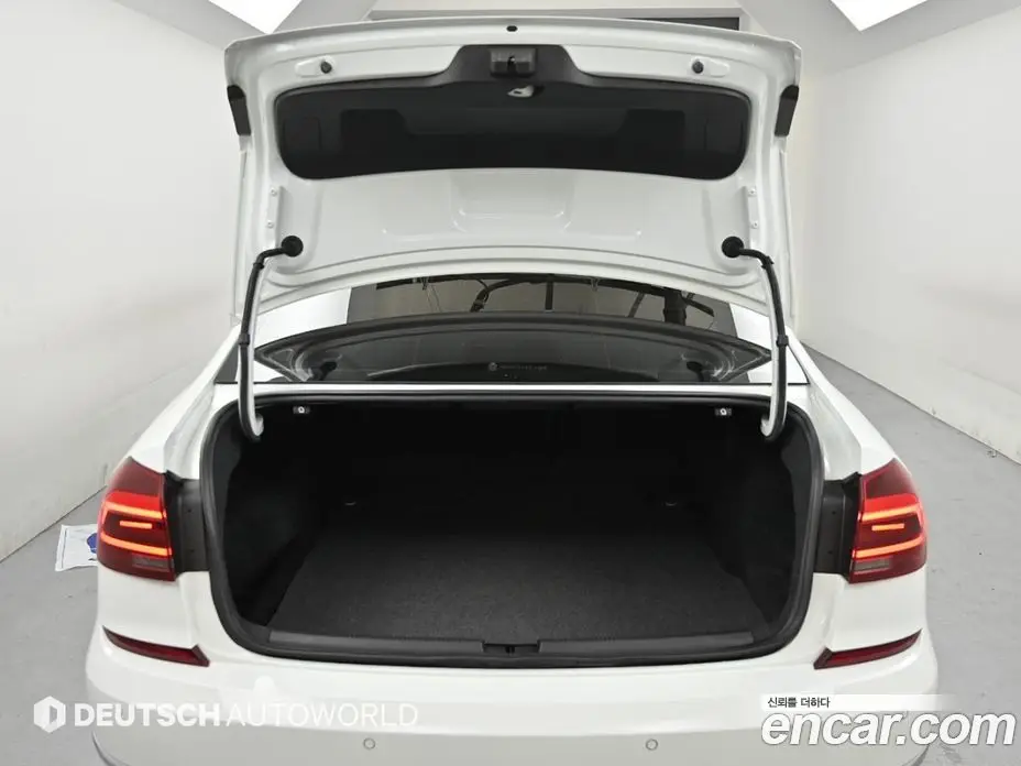 Volkswagen Passat 2018 2.0 автомат (гидро), фото 19 Volkswagen Passat 2018 2.0 автомат (гидро), фото 19
