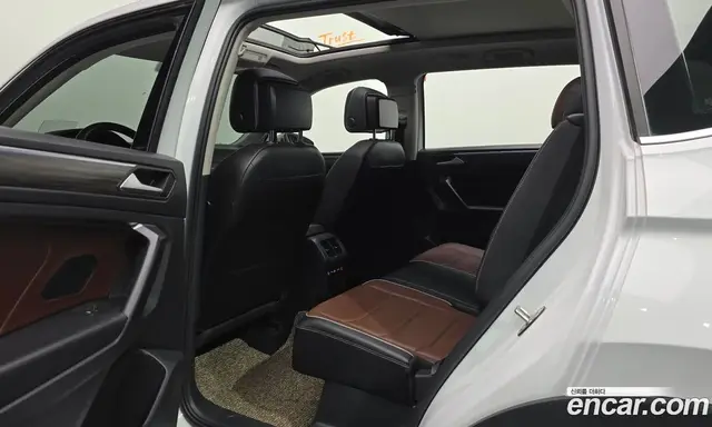Volkswagen Tiguan 2023 2.0 автомат (гидро), миниатюра 11