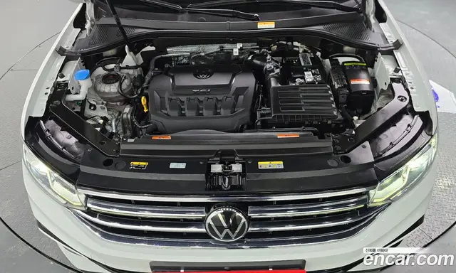 Volkswagen Tiguan 2023 2.0 автомат (гидро), миниатюра 6