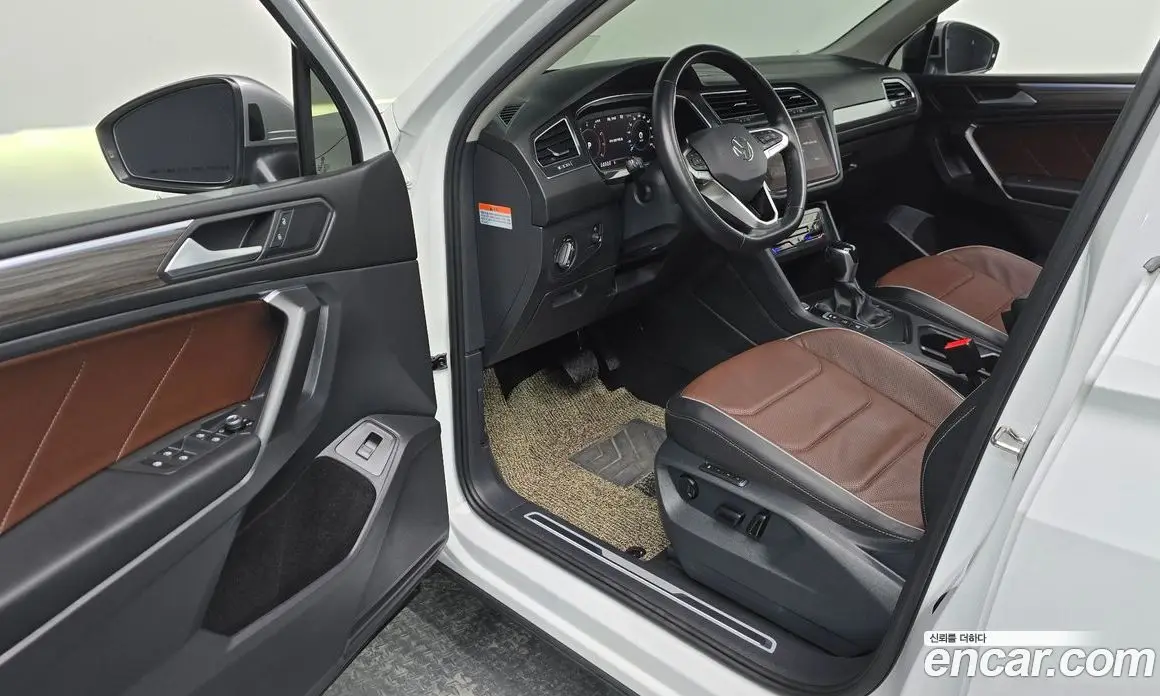 Volkswagen Tiguan 2023 2.0 автомат (гидро), фото 10