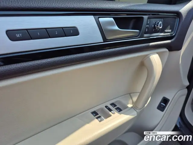 Volkswagen Touareg 2012 3.0 автомат (гидро), миниатюра 11