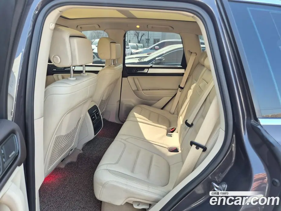 Volkswagen Touareg 2012 3.0 автомат (гидро), фото 19