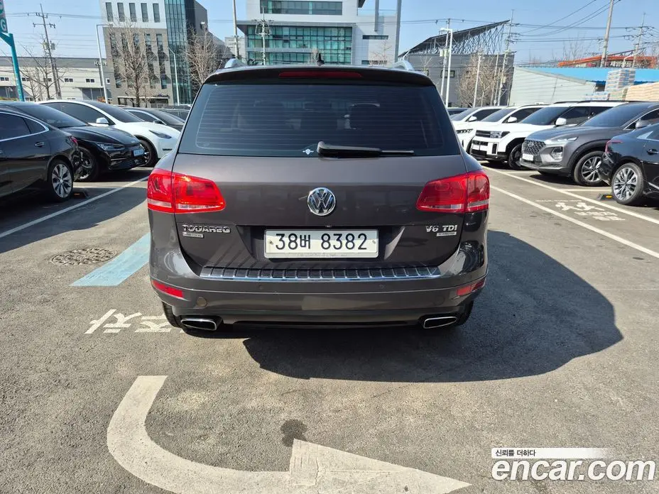 Volkswagen Touareg 2012 3.0 автомат (гидро), фото 3