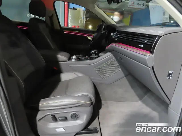 Volkswagen Touareg 2023 3.0 автомат (гидро), миниатюра 10 Volkswagen Touareg 2023 3.0 автомат (гидро), миниатюра 10