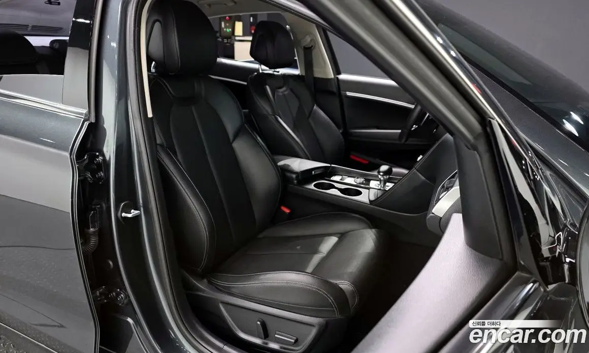 Genesis G70 2019 2.0 автомат (гидро), фото 10
