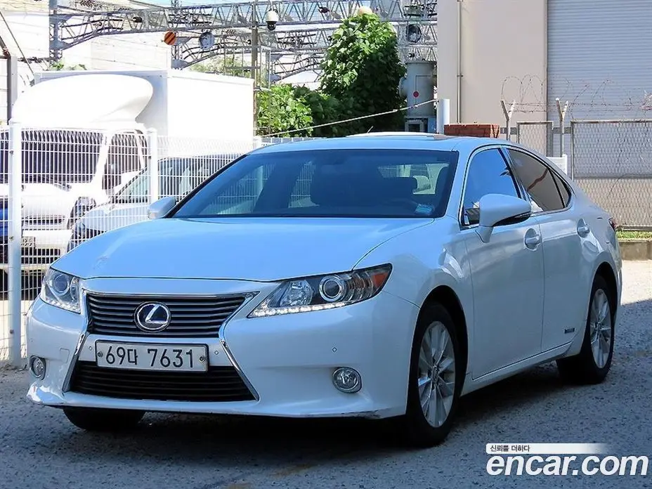 Lexus ES 2013 2.5 автомат (гидро), фото 2 Lexus ES 2013 2.5 автомат (гидро), фото 2