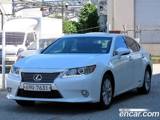 Lexus ES 2013 2.5 автомат (гидро), миниатюра 2 Lexus ES 2013 2.5 автомат (гидро), миниатюра 2