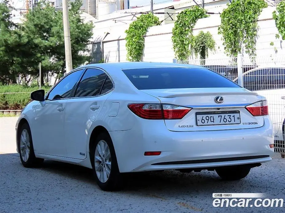 Lexus ES 2013 2.5 автомат (гидро), фото 3 Lexus ES 2013 2.5 автомат (гидро), фото 3