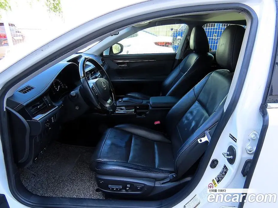 Lexus ES 2013 2.5 автомат (гидро), фото 5 Lexus ES 2013 2.5 автомат (гидро), фото 5