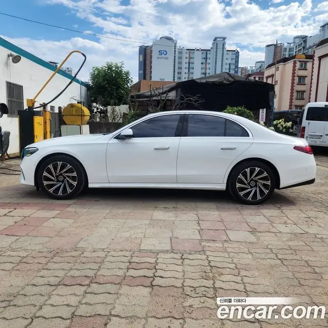 Mercedes-Benz E-Class, 2024, 30 114 км