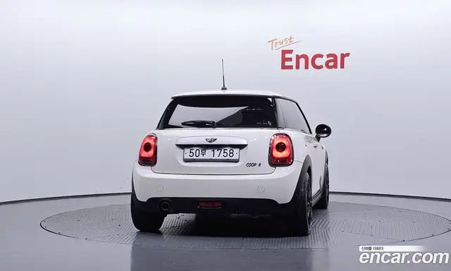 Mini Cooper 2014 1.5 автомат (гидро), миниатюра 4 Mini Cooper 2014 1.5 автомат (гидро), миниатюра 4