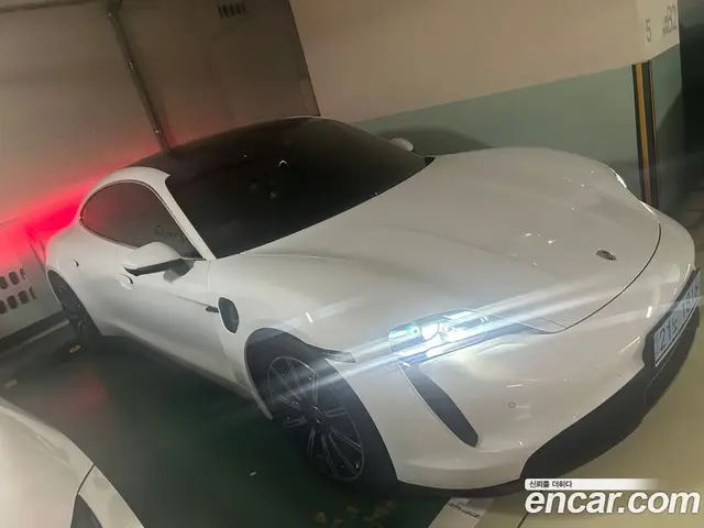 Porsche Taycan 2021 автомат (гидро), миниатюра 5
