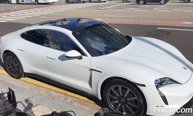 Porsche Taycan 2021 автомат (гидро), миниатюра 9