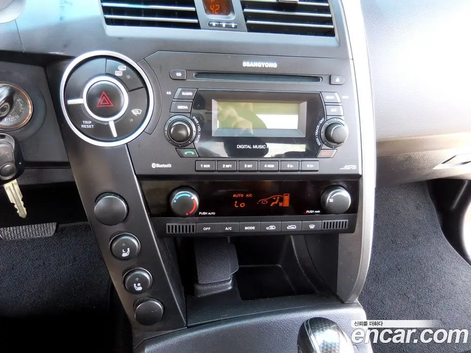SsangYong Korando 2012 2.0 автомат (гидро), фото 16