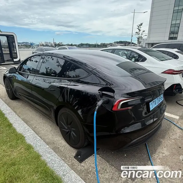 Tesla Model 3 2026 автомат (гидро), миниатюра 4