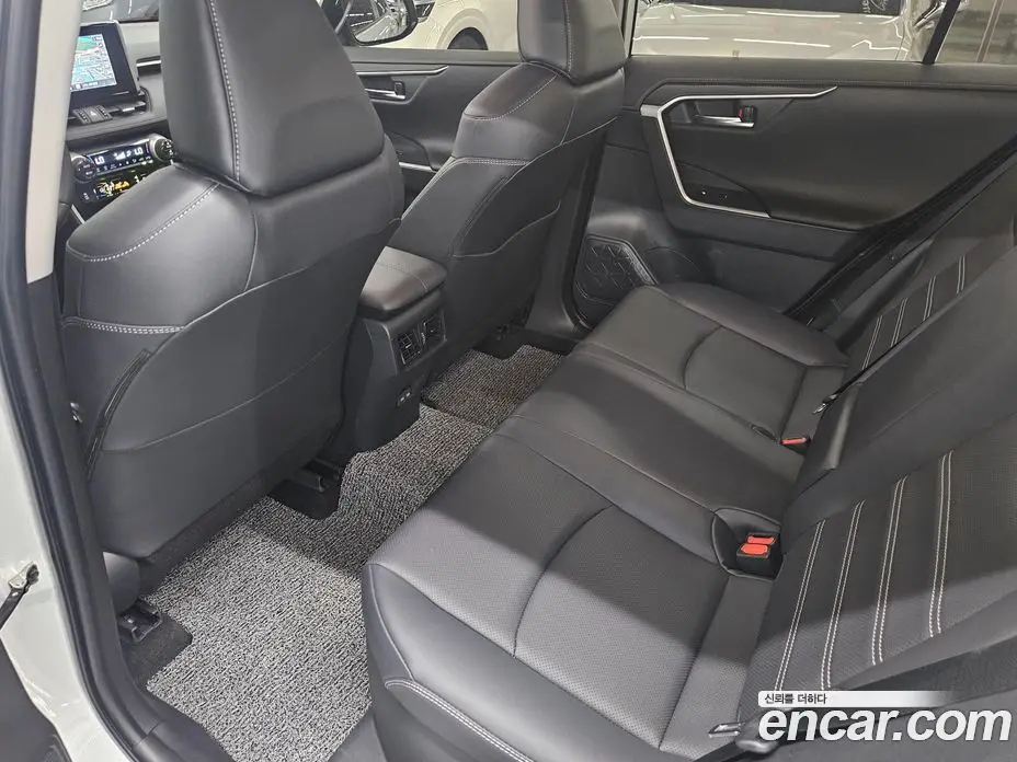 Toyota RAV4 2025 2.5 автомат (вариатор), фото 14