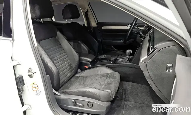 Volkswagen Passat 2018 2.0 автомат (гидро), миниатюра 11