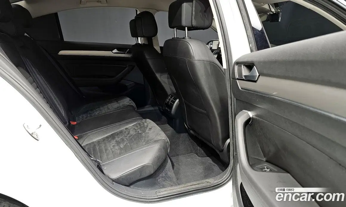 Volkswagen Passat 2018 2.0 автомат (гидро), фото 12