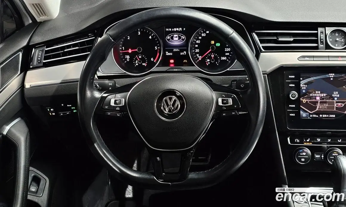 Volkswagen Passat 2018 2.0 автомат (гидро), фото 15