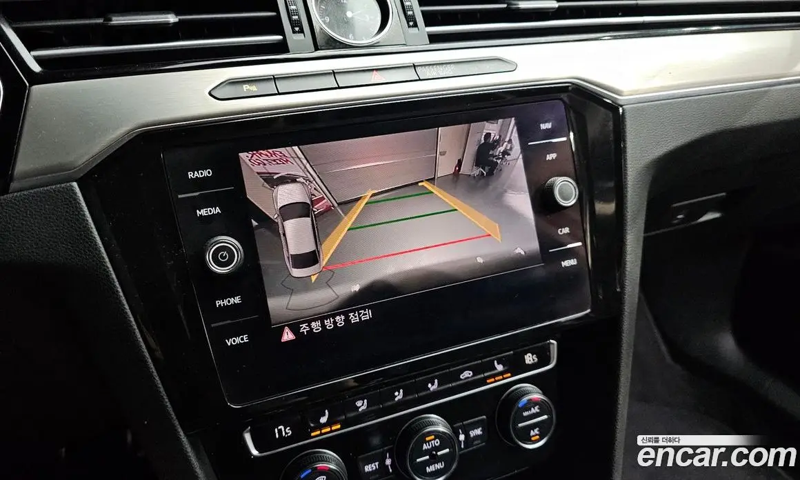 Volkswagen Passat 2018 2.0 автомат (гидро), фото 17