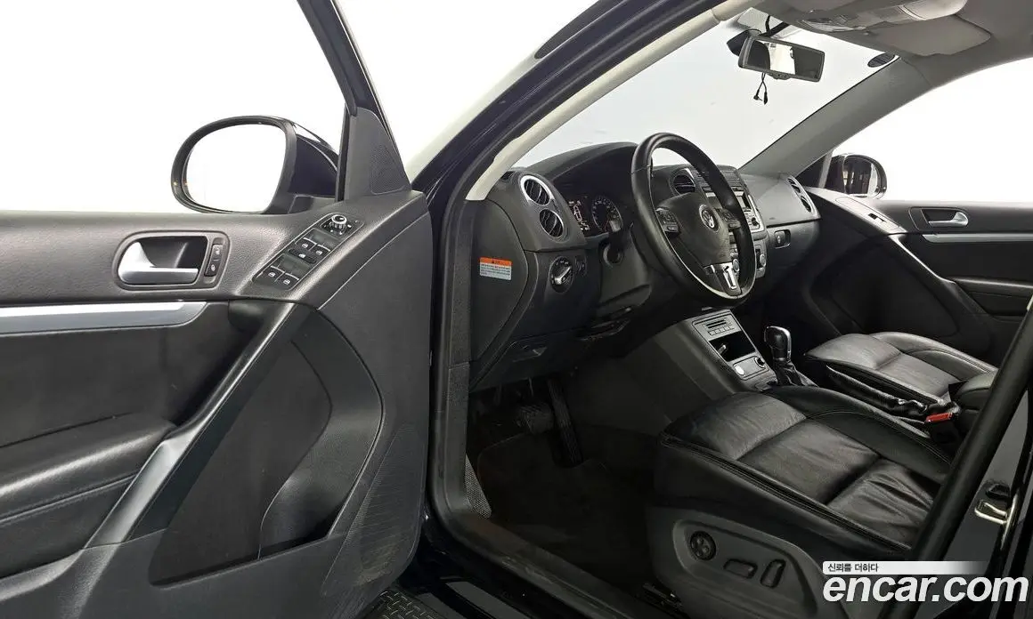 Volkswagen Tiguan 2015 2.0 автомат (гидро), фото 11
