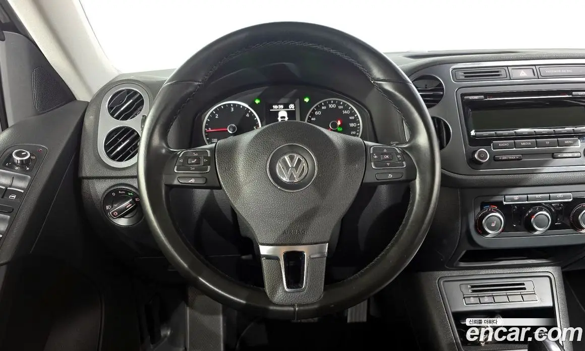 Volkswagen Tiguan 2015 2.0 автомат (гидро), фото 13
