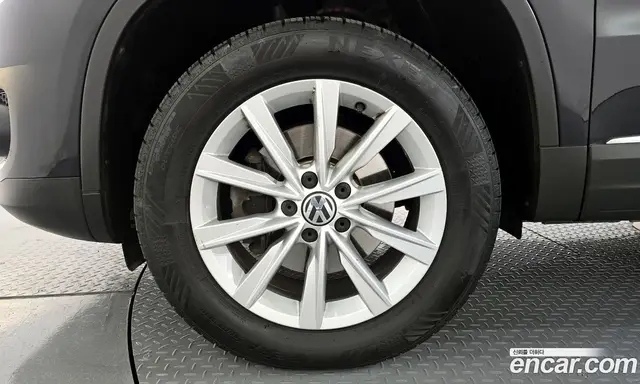 Volkswagen Tiguan 2015 2.0 автомат (гидро), миниатюра 5