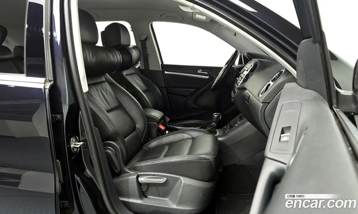 Volkswagen Tiguan 2015 2.0 автомат (гидро), фото 10
