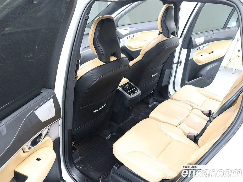 Volvo XC90 2022 2.0 автомат (гидро), фото 15 Volvo XC90 2022 2.0 автомат (гидро), фото 15